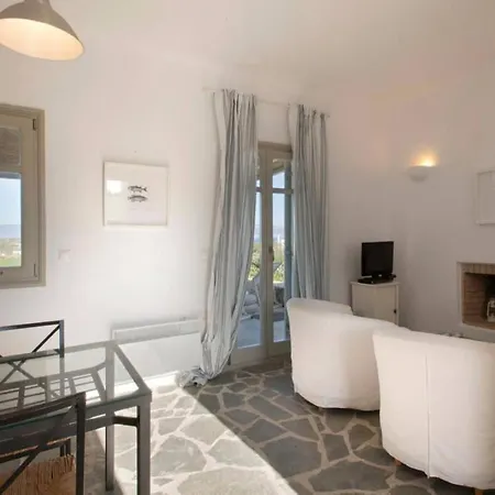 An Oasis For 22 People Near The Best Beach