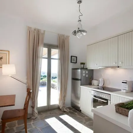 An Oasis For 22 People Near The Best Beach 나오우사